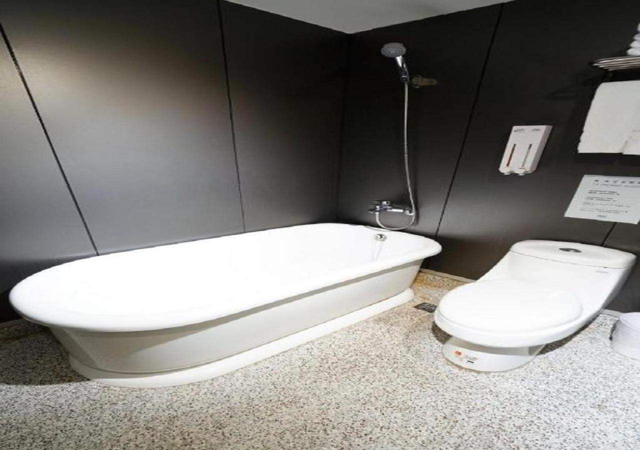 Walker Hotel - Sanchong Ταϊπέι Εξωτερικό φωτογραφία